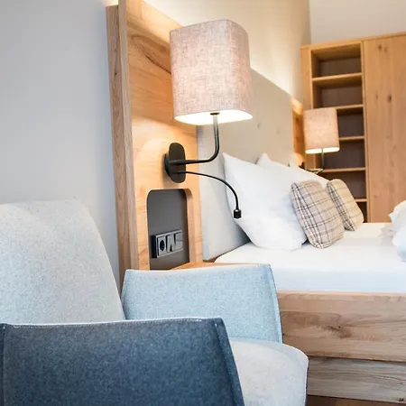 Inn Landgasthaus Helpfauer Hof *